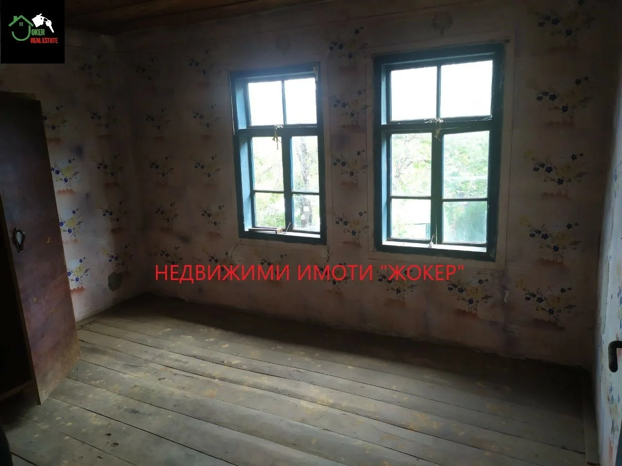 Къща с двор в село Войнежа — снимка 7