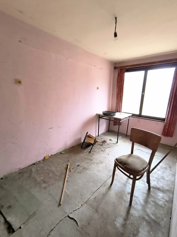 Продавам масивна къща в гр. Перник кв. Нов Драгановец — снимка 5