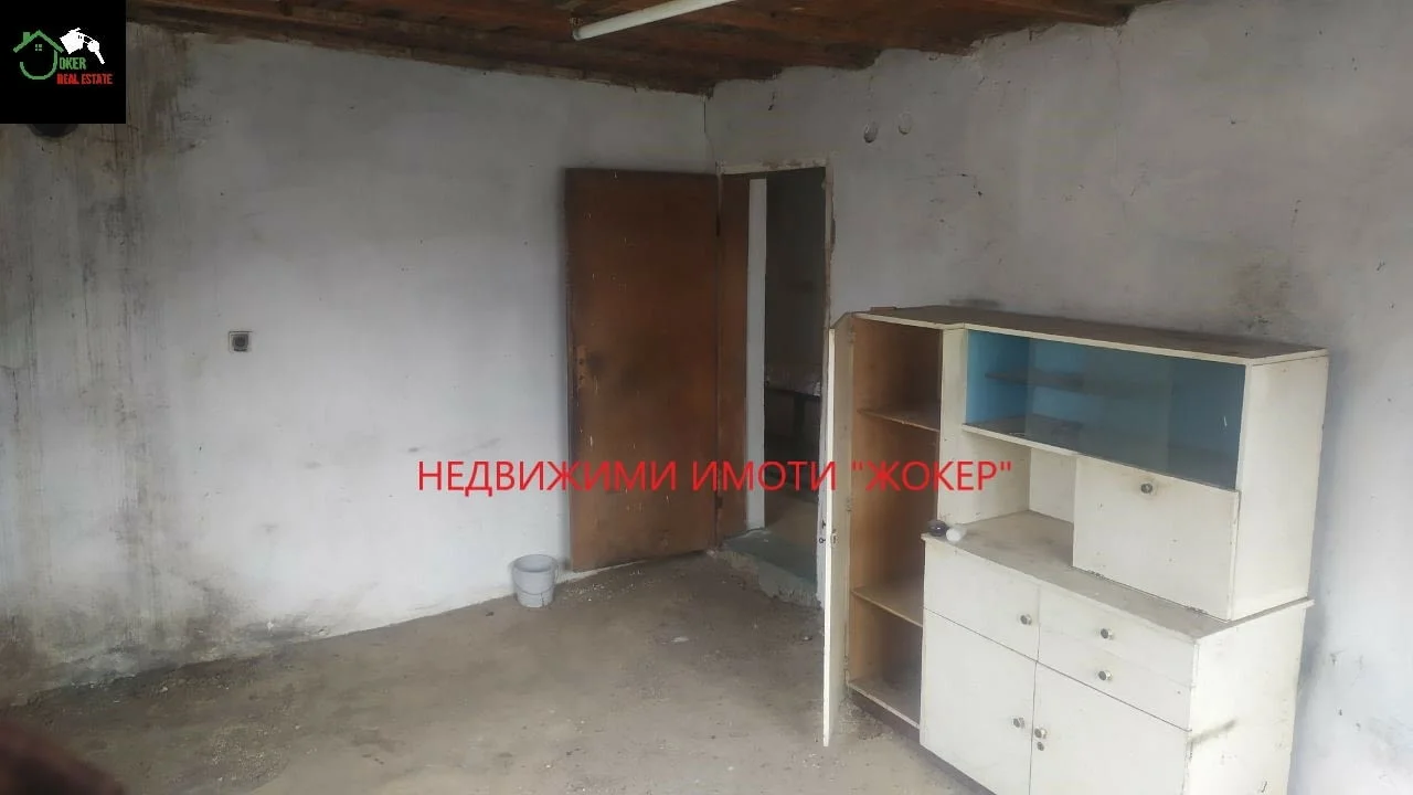 Къща в село Козловец — снимка 7
