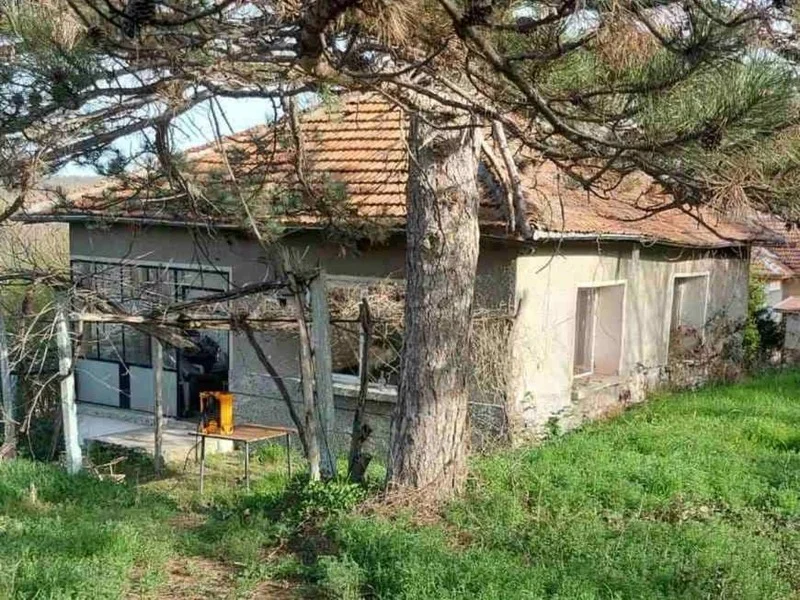 Продавам къща в с. Бодрово с дворно място 5 дк — снимка 2