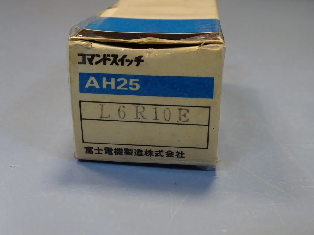 Команден бутон (светещ/задържане)FUJI Electric AH25-L6R10E command switch — снимка 8