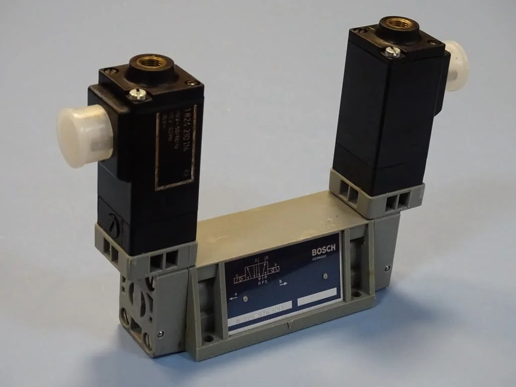 Пневматичен разпределител Bosch Solenoid Valve 110VAC