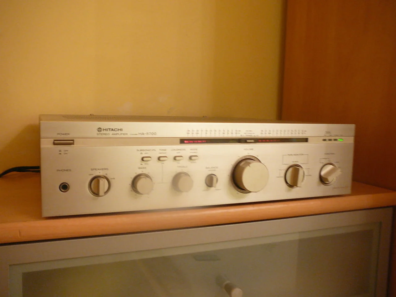 Hitachi ha-5700 — снимка 3