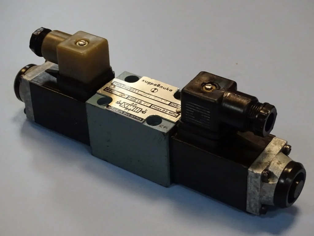 Хидравличен разпределител "Хидравлика" тип РХ Bar 24VDC hidraulic solenoid valve — снимка 7