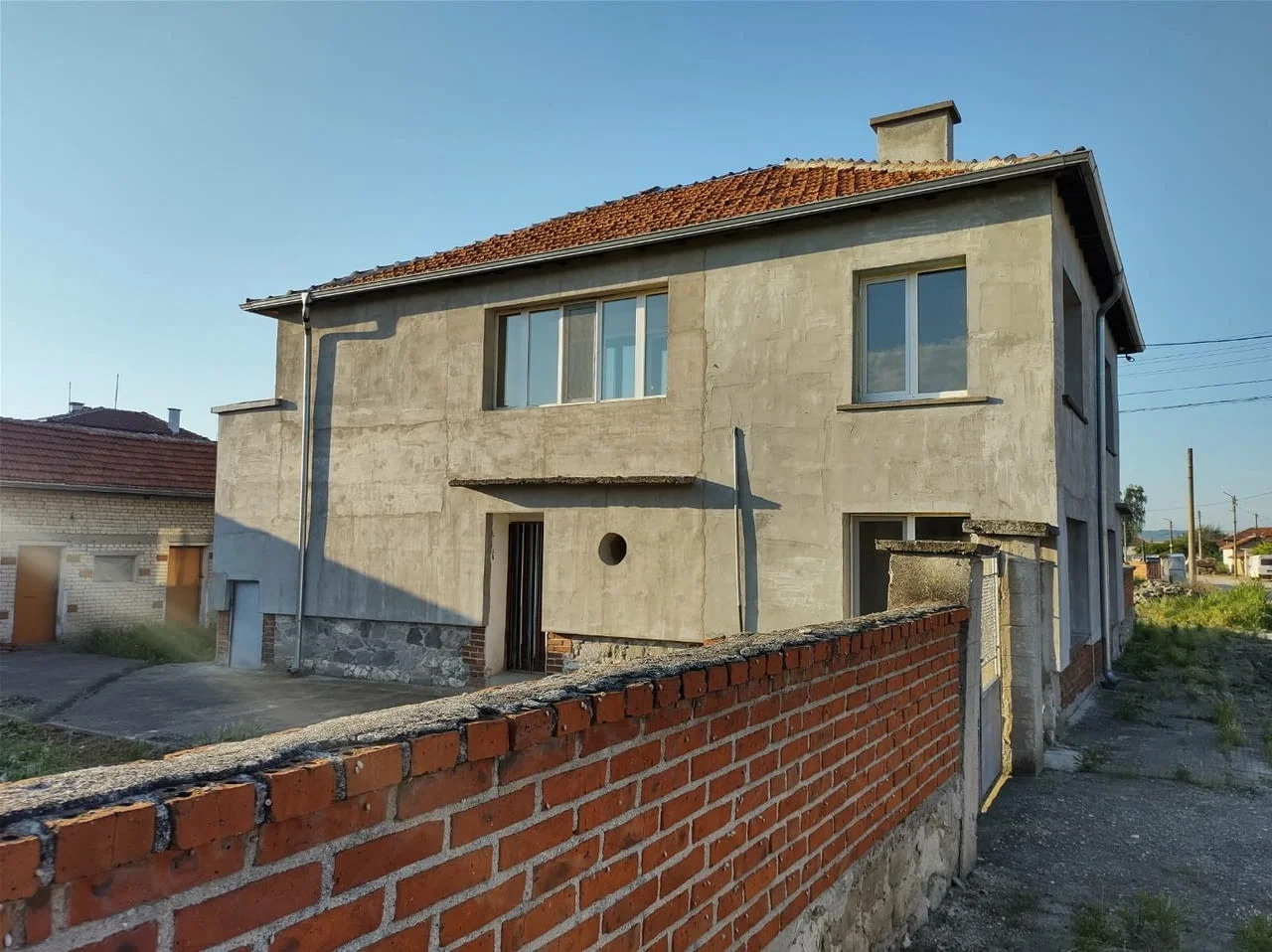 Продавам къща в село Милево