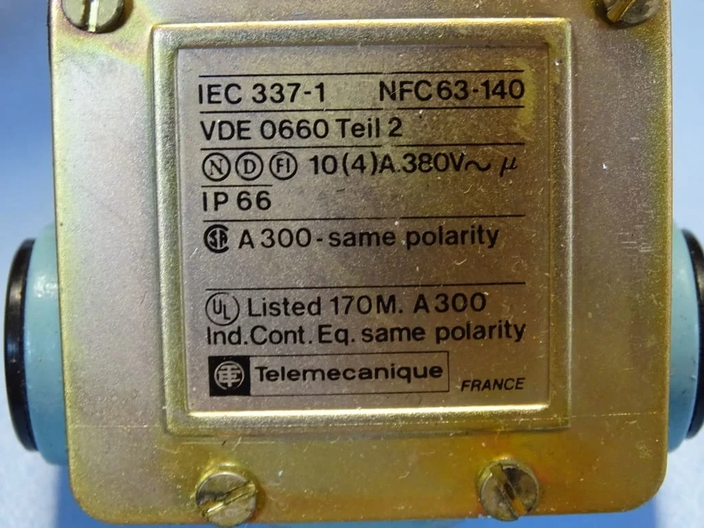 Краен изключвател Telemecanigue XCK-M106 Limit Switch 380VAC — снимка 3