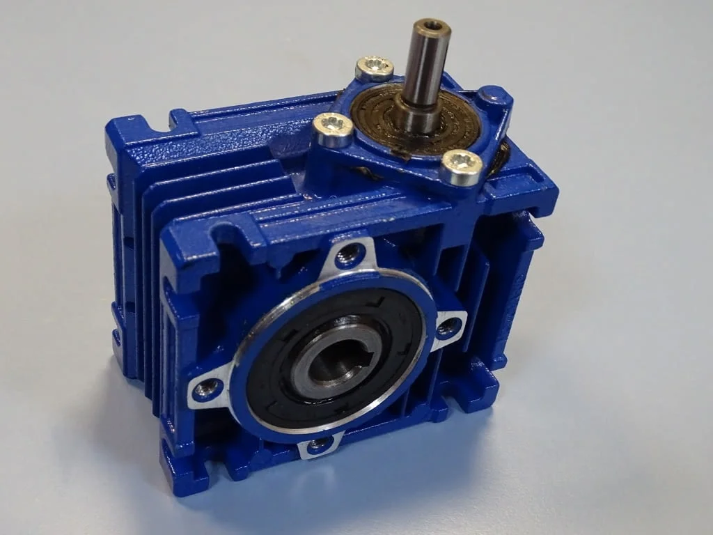 Червячен редуктор MOTOVARIO NRV030 worm gear reducer i:7.5 — снимка 7
