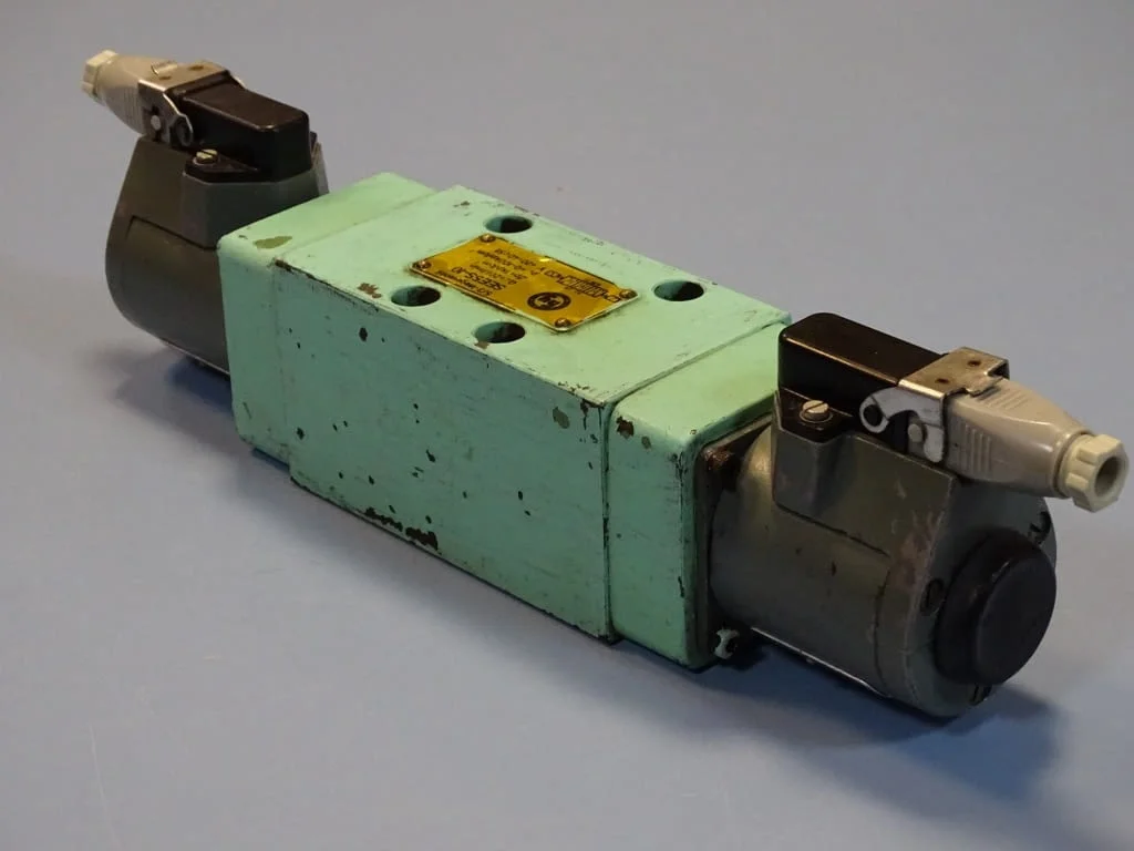 Хидравличен разпределител Hydraulik Ring SEE5S-10 solenoid valve 24VDC — снимка 7