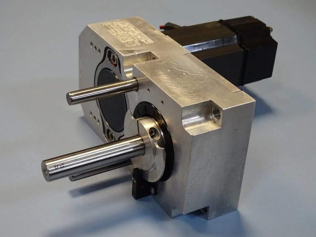 Мотор редуктор MITSUBISHI HC-MFS43-S13 AC servo motor SPN worm gear box — снимка 6