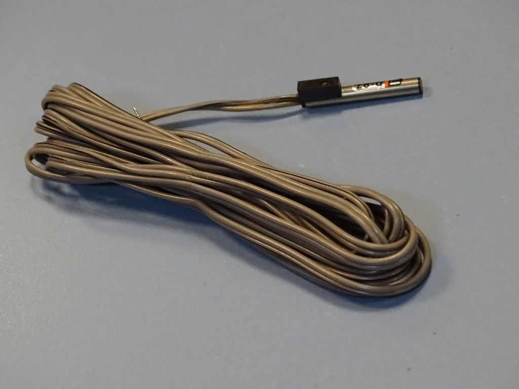 Пневматичен цилиндър SMC CDUK10-20D + 2 сензора SMC D-97 indicator — снимка 7