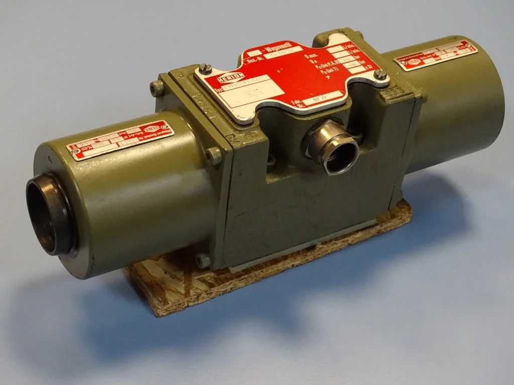 Хидравличен разпределител HERION S10G01G033011 directional operated valve 24VDC