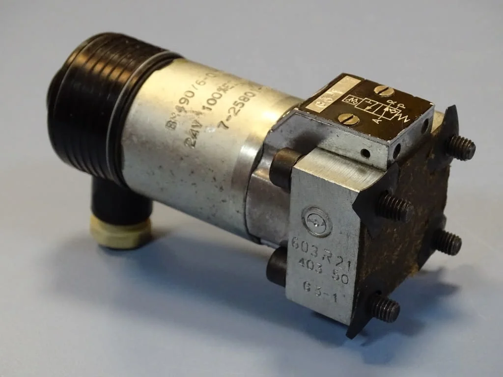 Хидравличен клапан HAWE G3-1 solenoid operated directional seated valve — снимка 4