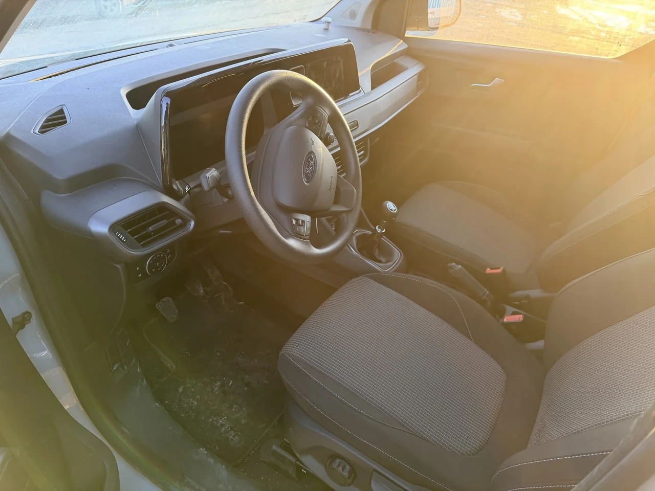 Ford Tourneo Courier V769 1.0L EcoBoost двигател C10FD0X, B7JB 125 кс., 6 ск - B6., 8800 км., 2025 г — снимка 6