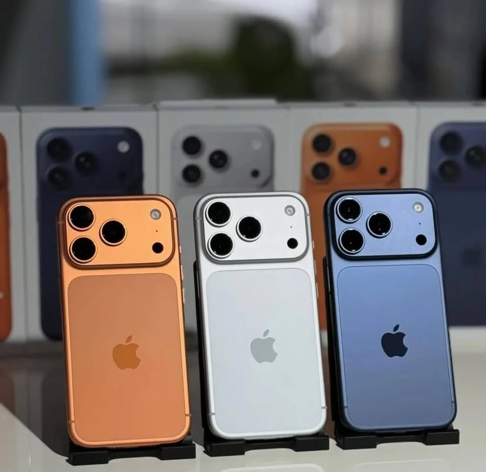 Продавам: Apple iPhone 17/16/15 Pro Max