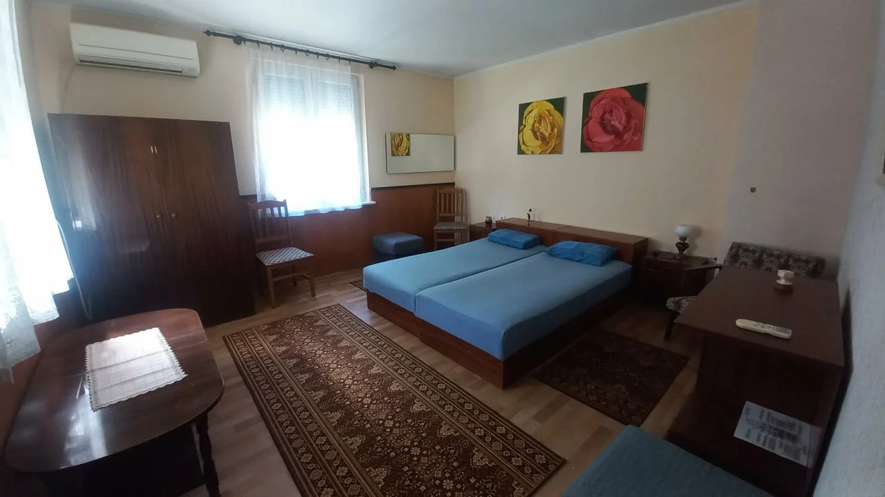 Даваме под наем етаж от къща в кв. Каменица 1 — снимка 7