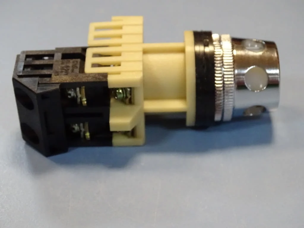 Команден бутон (светещ) бял FUJI Electric AH25-L2W10E command switch — снимка 3