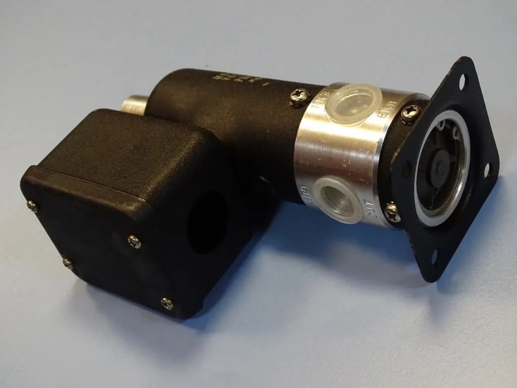 Пневматичен разпределител KOGANEI 2503E1-T Air Valve 100V AC/DC 2-8Bar — снимка 4
