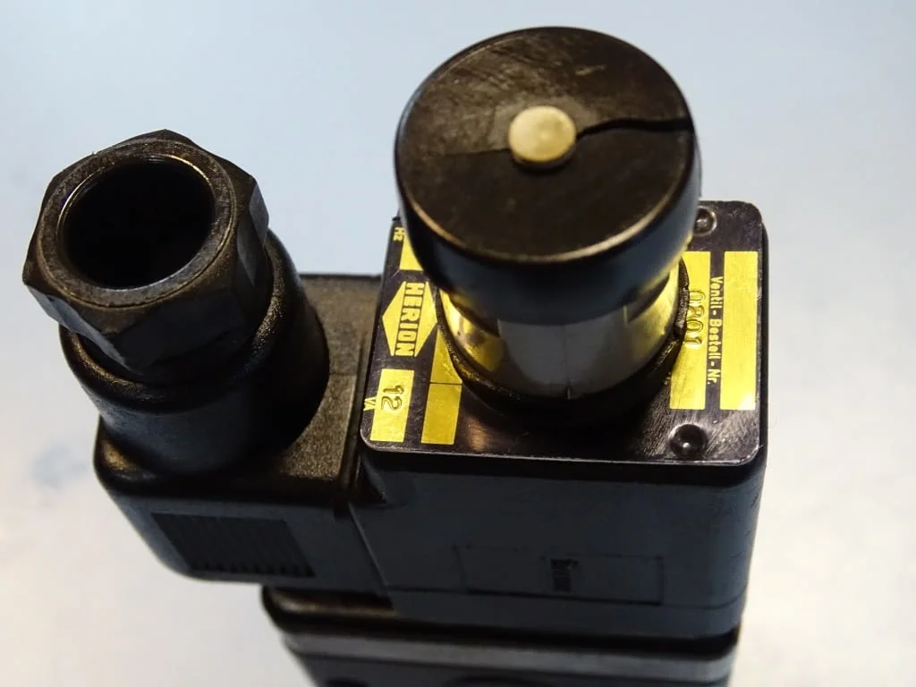 Пневматичен разпределител HERION 80202-04 Solenoid Valve 48VAC/24VDC — снимка 7