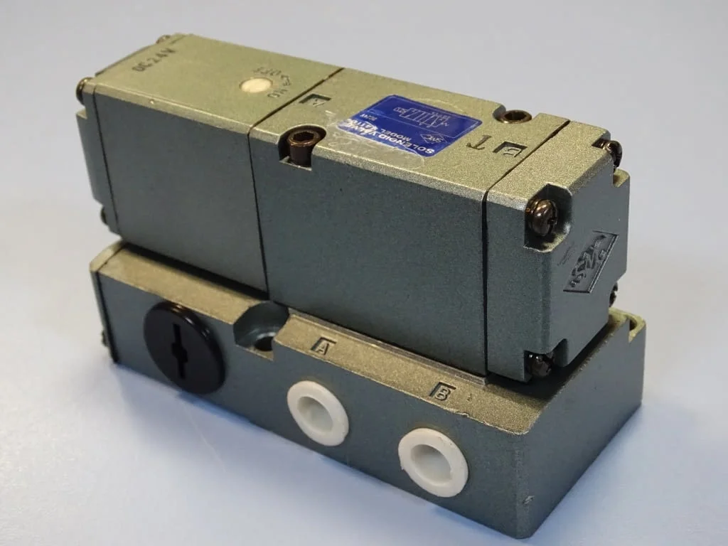 Пневматичен регулатор SMC V4110 solenoid valve — снимка 2