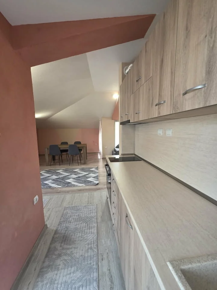Просторен апартамент с три спални в кв.Каменни, гр. Хасково — снимка 5
