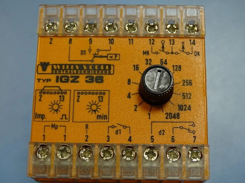 Реле време Willy Vogel IGZ 36 electronic lubrication timer 220V — снимка 7