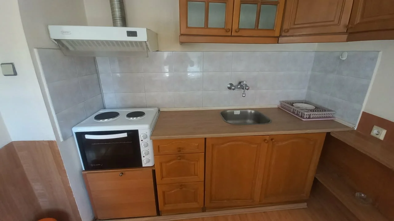 Даваме под наем етаж от къща в кв. Каменица 1 — снимка 4