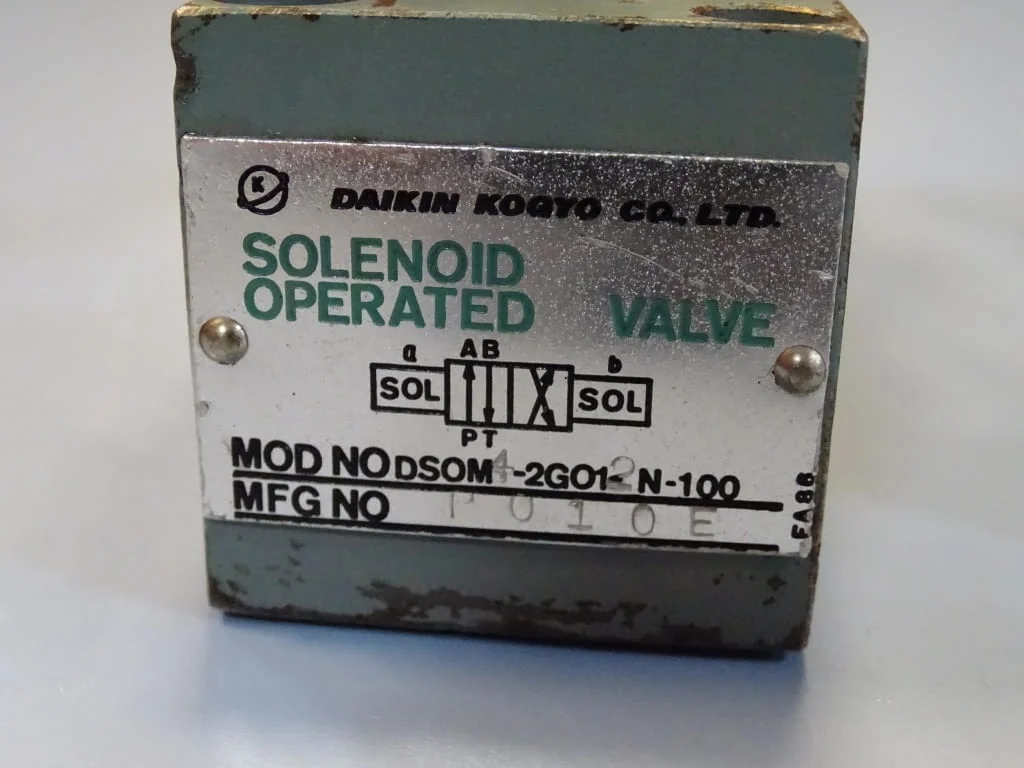 Хидравличен разпределител Daikin DSOM4-2G012N-100 solenoid valve 100V — снимка 2
