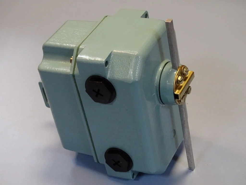 Краен изключвател Telemecanique XF9-DB Limit Switch — снимка 5