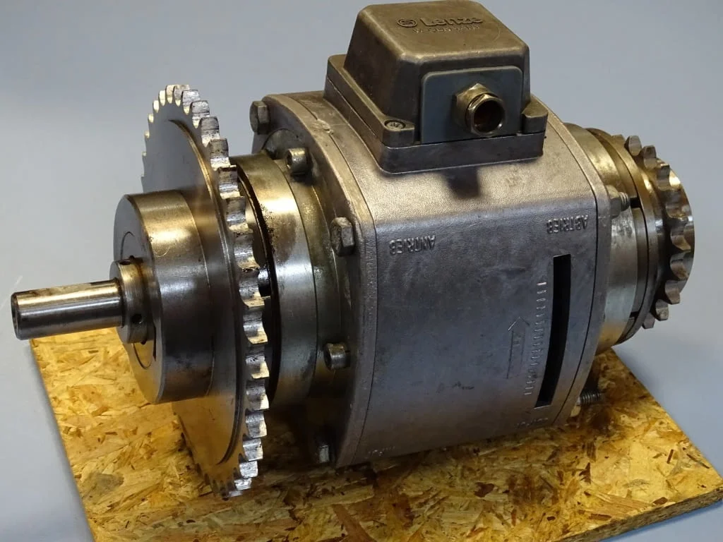 Съединител-спирачка електромагнитна Lenze simplabloc clutch brake 24V 50Nm — снимка 3
