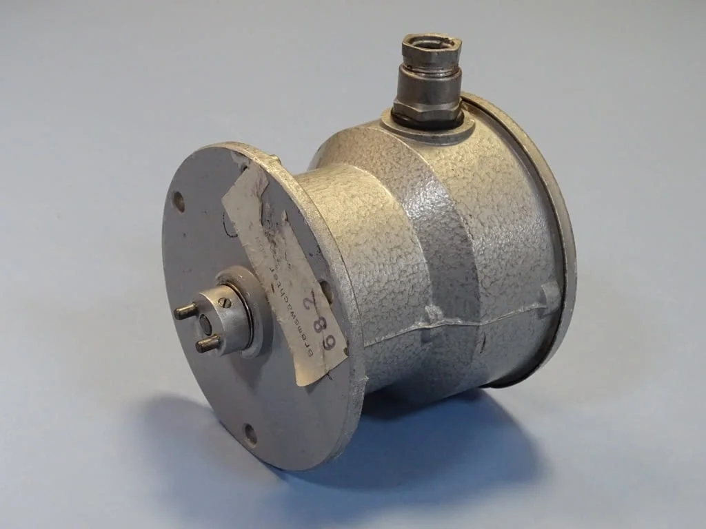 Реле за скорост VEB FMG DDR typ BDW1 speed relay 250VAC — снимка 3