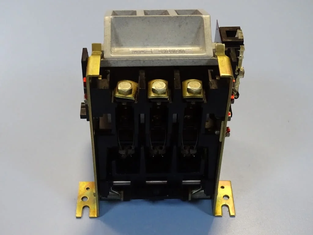 Контактор UNELEC ROC 80U(UTE C63-110) contactor 63A 110V — снимка 4