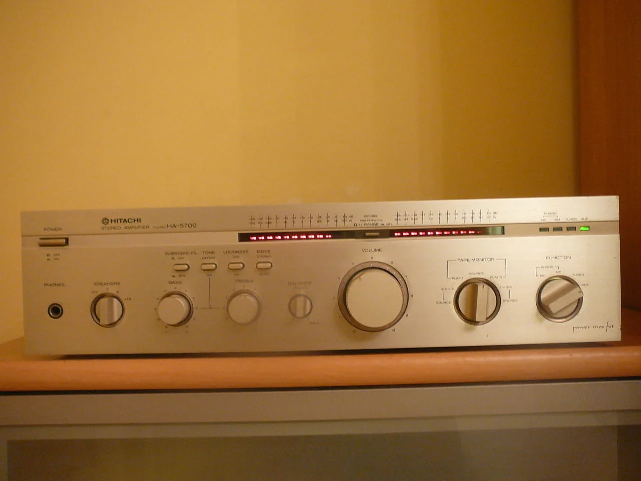 Hitachi ha-5700