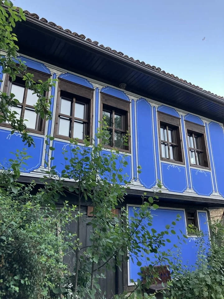 Двуетажна къща, на главната улица, Център, Копривщица — снимка 3