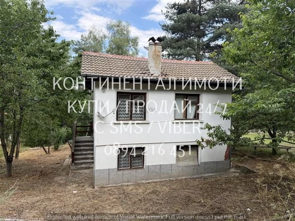Код 70002. Двуетажна молотитна къща 180м2 с двор 500м2. Първият етаж е леко вкопан в земята, достъп — снимка 2
