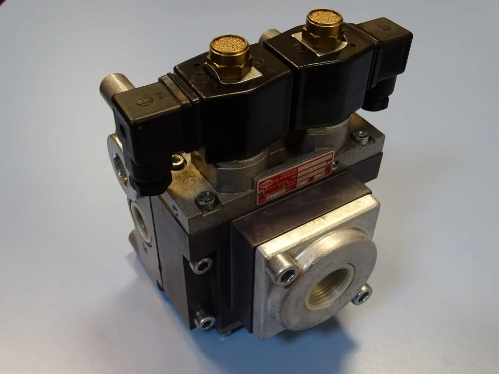 Пневматичен разпределител за преси HERION XSZ 20 press safety valve 24VDC 2/8Bar — снимка 8