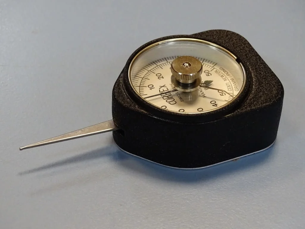 Грамометър CORREX HAAG-STREIT Bern tension gauge Gramm Pond 50-0-50 — снимка 4