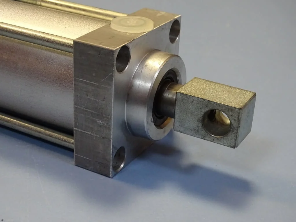 Пневматичен цилиндър двойнодействащ ROGATTI pneumatic cylinder — снимка 3