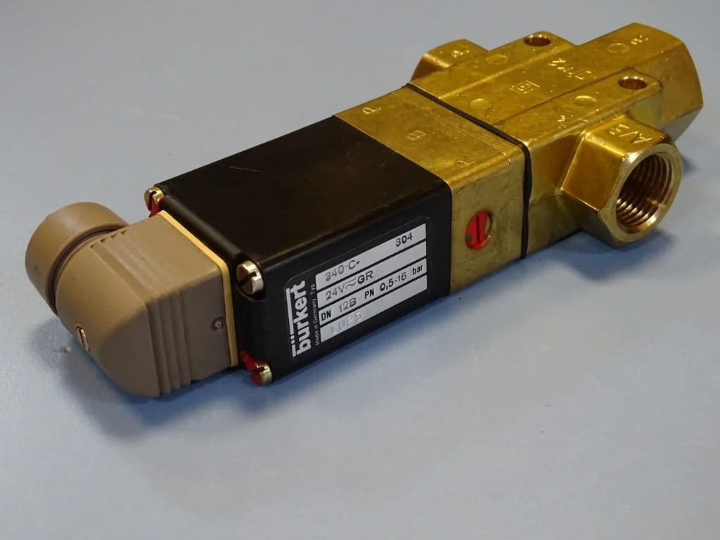 Магнет вентил 3-пътен Burkert 340-C-304 3/2 way solenoid valve 24VDC 16Bar — снимка 5