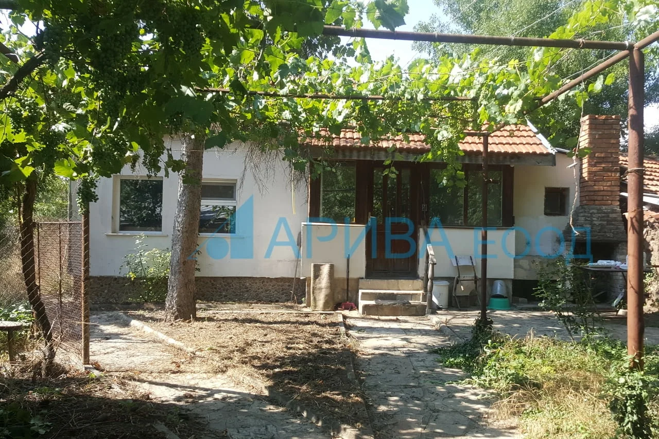 Къща с дърводелски цех в с. Въгларово, община Хасково