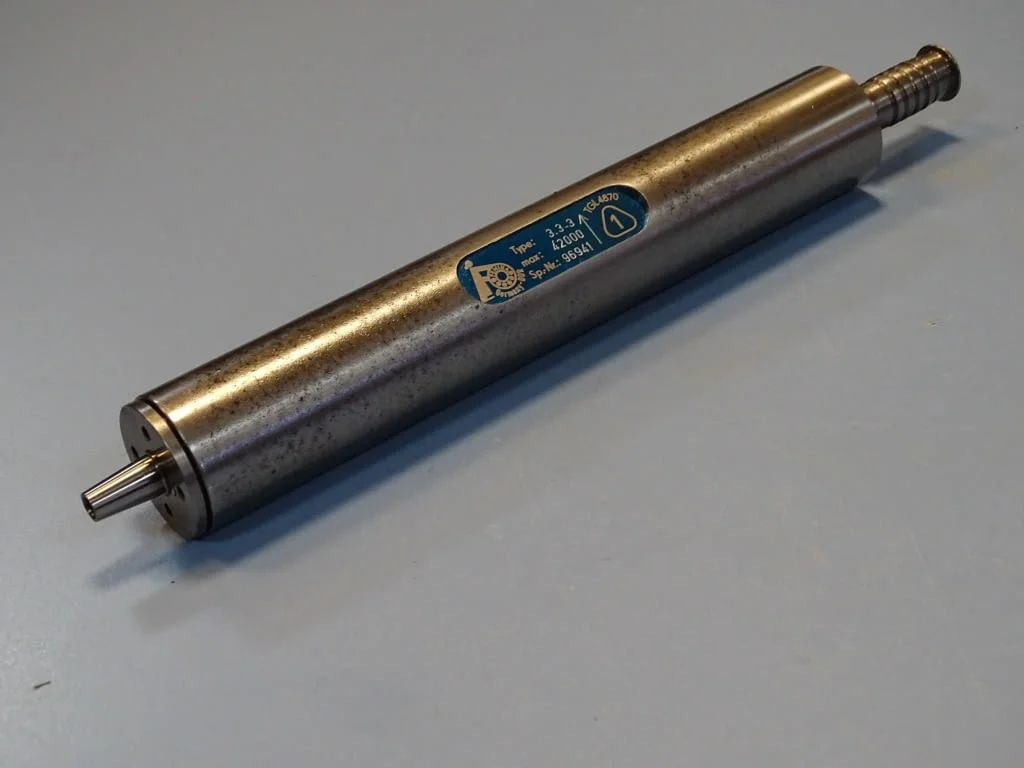 Шпиндел за шлайф Femina 3.3-3 ф32xL-200 TGLmin-1