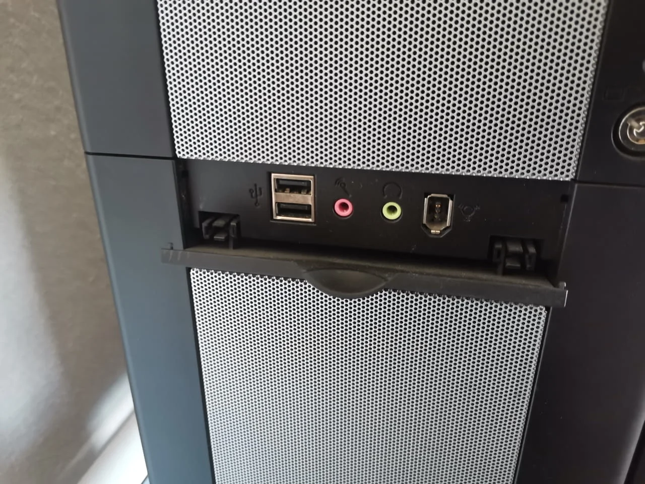 Chieftec Mesh Big Tower — снимка 10