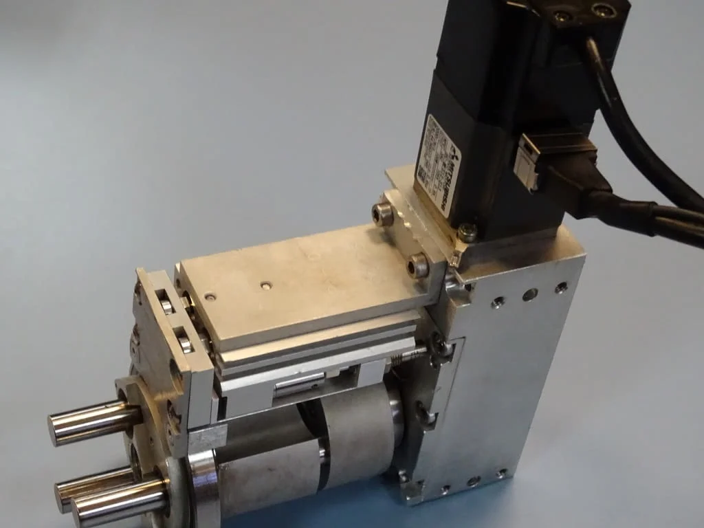 Ротационен модул SPN , Mitsubishi HC-MFS13-S13, Festo SLT-10-30-A-CC-SA — снимка 3