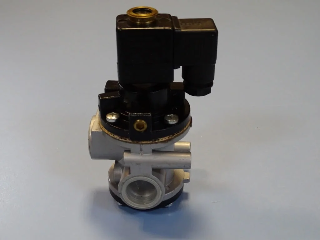 Пневматичен разпределител UNIVER AF2540 Solenoid Valve 220VAC/50Hz — снимка 3