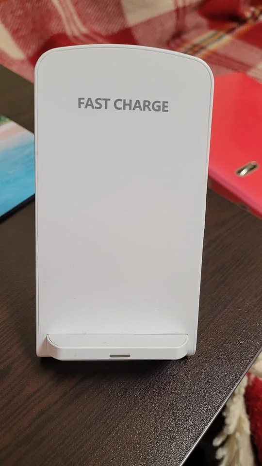 Универсална безжична зарядна станция (Wireless Charger Stand)