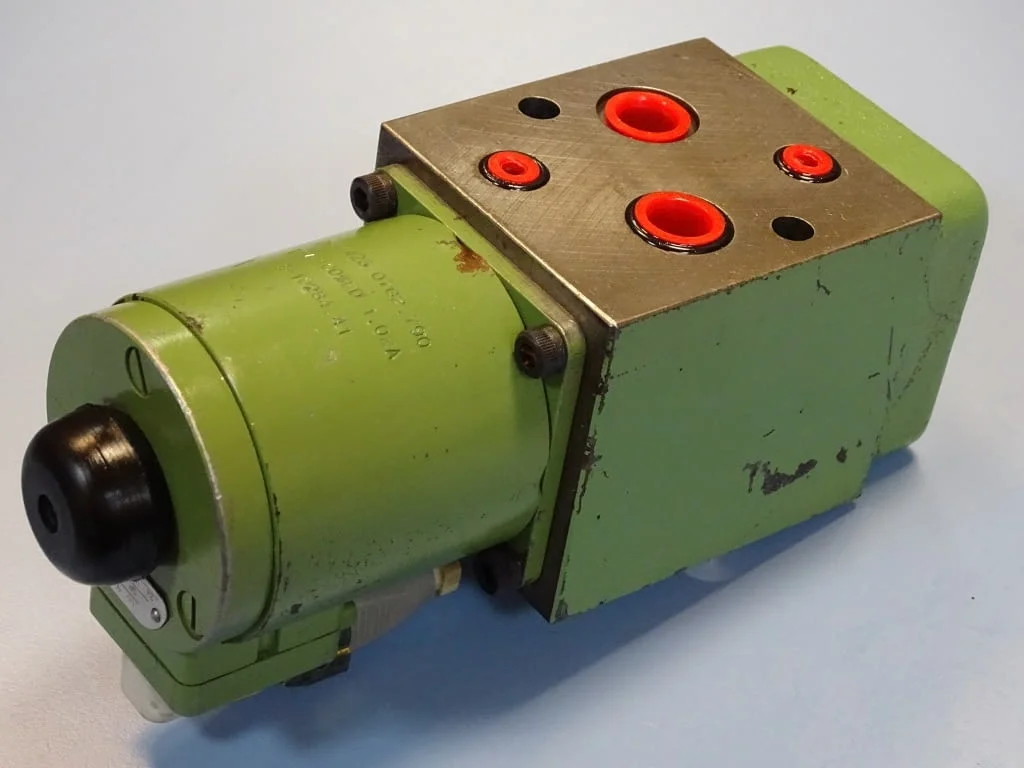 Хидравличен разпределител Hydraulik Ring SFE2-15 directional valve 24VDC — снимка 7
