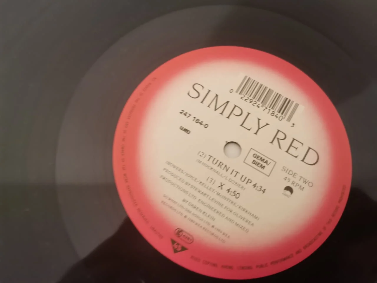 Simply Red – It's Only Love (Valentine Mix) — снимка 8