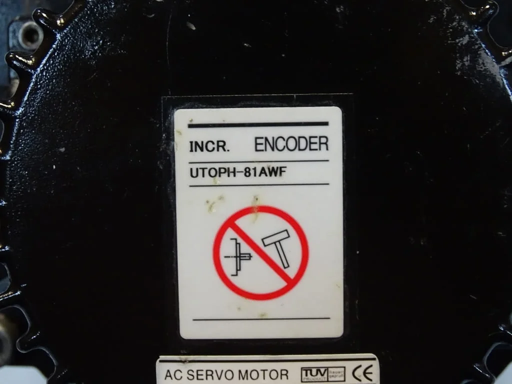 Серво мотор YASKAWA SGMG-05A2AB AC Servo Motor 450W — снимка 6