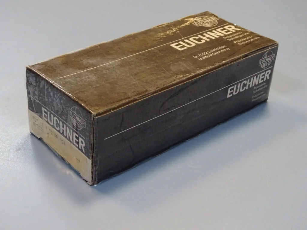 Индуктивен датчик EUCHNER EGT 12X02AP024 Inductive proximity switch 10-30VDC — снимка 9
