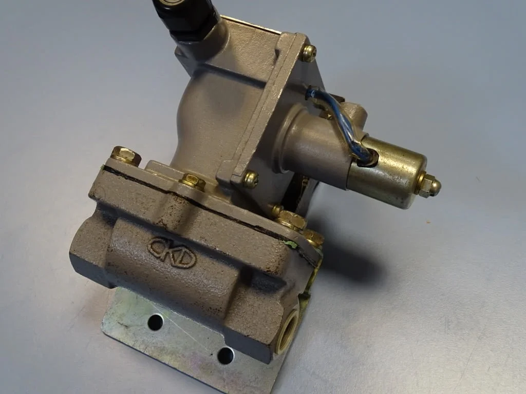 Магнет вентил пневматичен CHUKYO Electric L-15-25 solenoid valve 100VAC — снимка 5