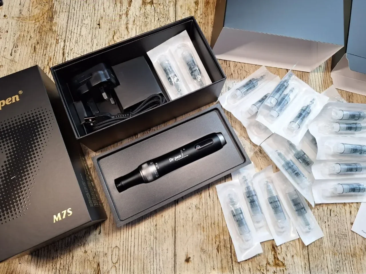 Професионална писалка за микронидлинг Dr. Pen M7S с 25 резервни патрона — снимка 10
